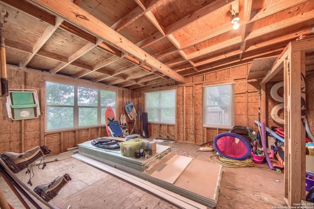 1108 Pebble Beach Dr NW, Lakehills, TX 78063