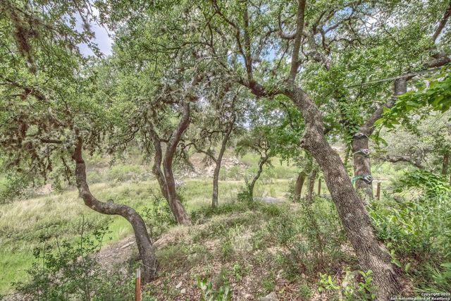 1108 Pebble Beach Dr NW, Lakehills, TX 78063