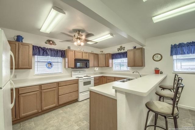 1108 Pebble Beach Dr NW, Lakehills, TX 78063