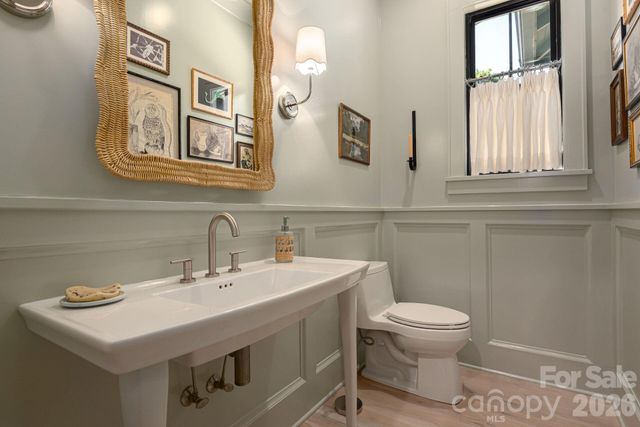 3020 Whiting Avenue, Charlotte, NC 28205