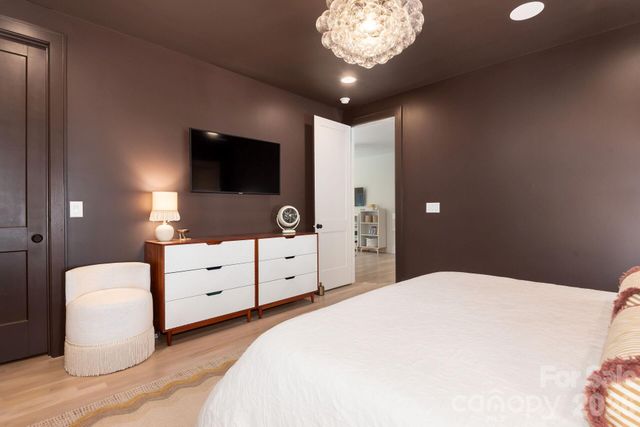 3020 Whiting Avenue, Charlotte, NC 28205
