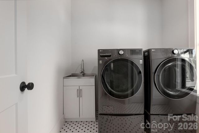 3020 Whiting Avenue, Charlotte, NC 28205