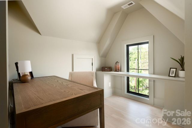3020 Whiting Avenue, Charlotte, NC 28205
