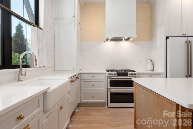 3020 Whiting Avenue, Charlotte, NC 28205