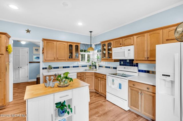 40 1st Street, Rumson, NJ 07760