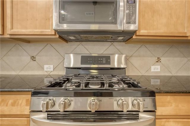 817 Silvermoon Drive, Little Elm, TX 75068