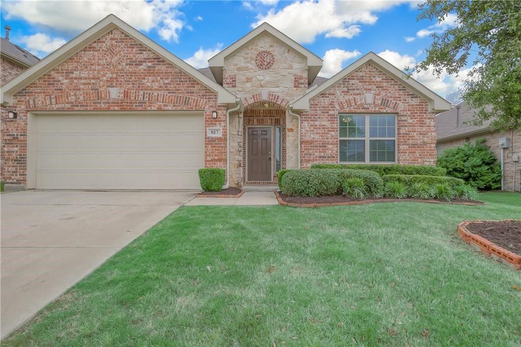 817 Silvermoon Drive, Little Elm, TX 75068