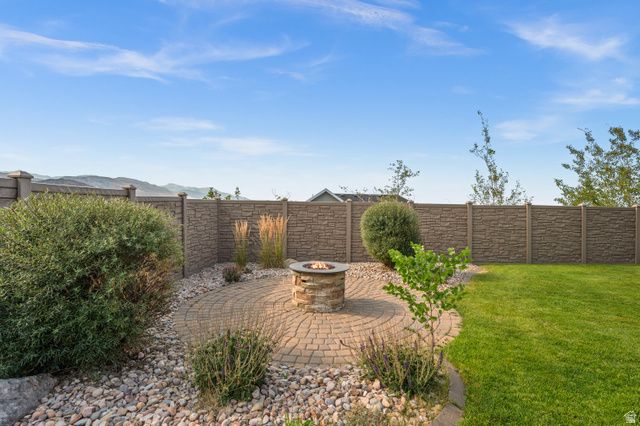 6828 W VISTA SPRINGS DR, Herriman, UT 84096