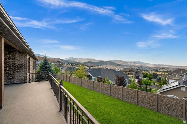 6828 W VISTA SPRINGS DR, Herriman, UT 84096
