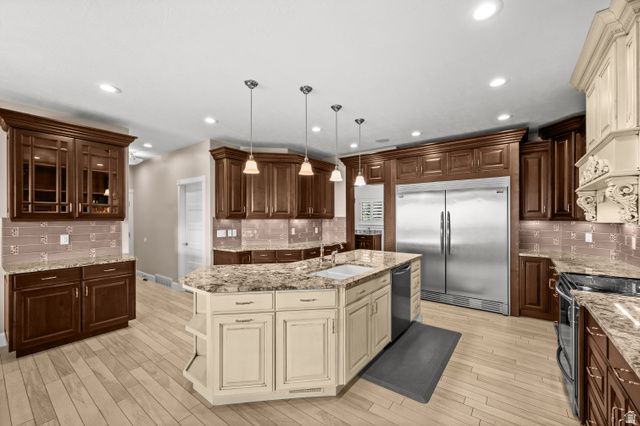6828 W VISTA SPRINGS DR, Herriman, UT 84096