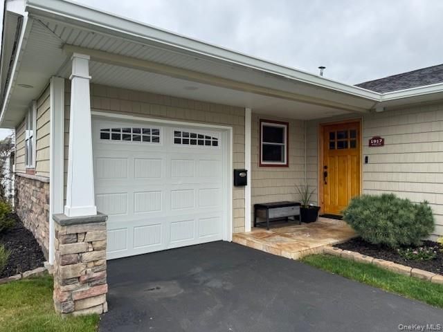 1917 Jackson Avenue, West Islip, NY 11795