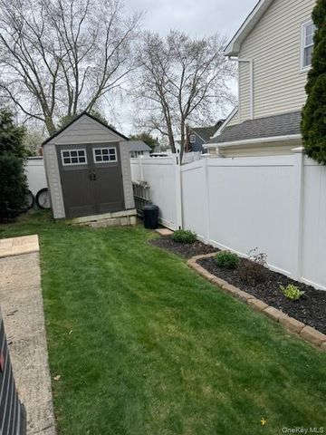 1917 Jackson Avenue, West Islip, NY 11795