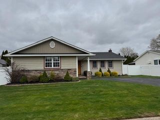 1917 Jackson Avenue, West Islip, NY 11795