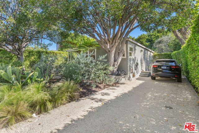 3954 Redwood Avenue, Los Angeles, CA 90066