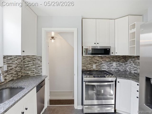 2218 Sprague Avenue, Royal Oak, MI 48067