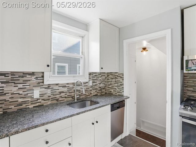 2218 Sprague Avenue, Royal Oak, MI 48067