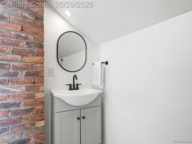 2218 Sprague Avenue, Royal Oak, MI 48067