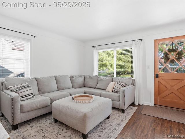 2218 Sprague Avenue, Royal Oak, MI 48067