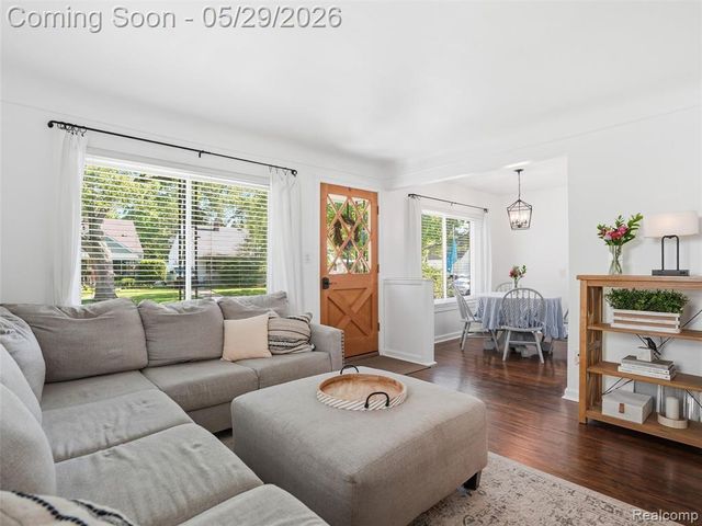 2218 Sprague Avenue, Royal Oak, MI 48067