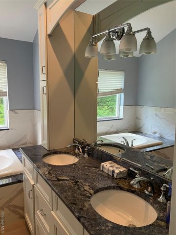 9 Silas Woods Road, Manorville, NY 11949