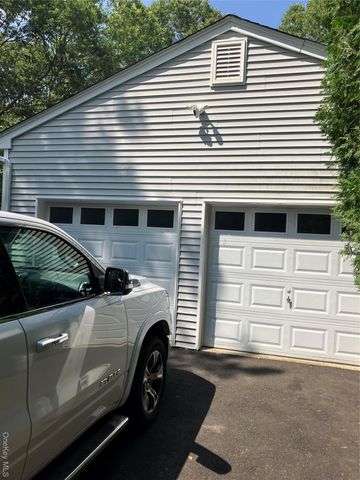 9 Silas Woods Road, Manorville, NY 11949