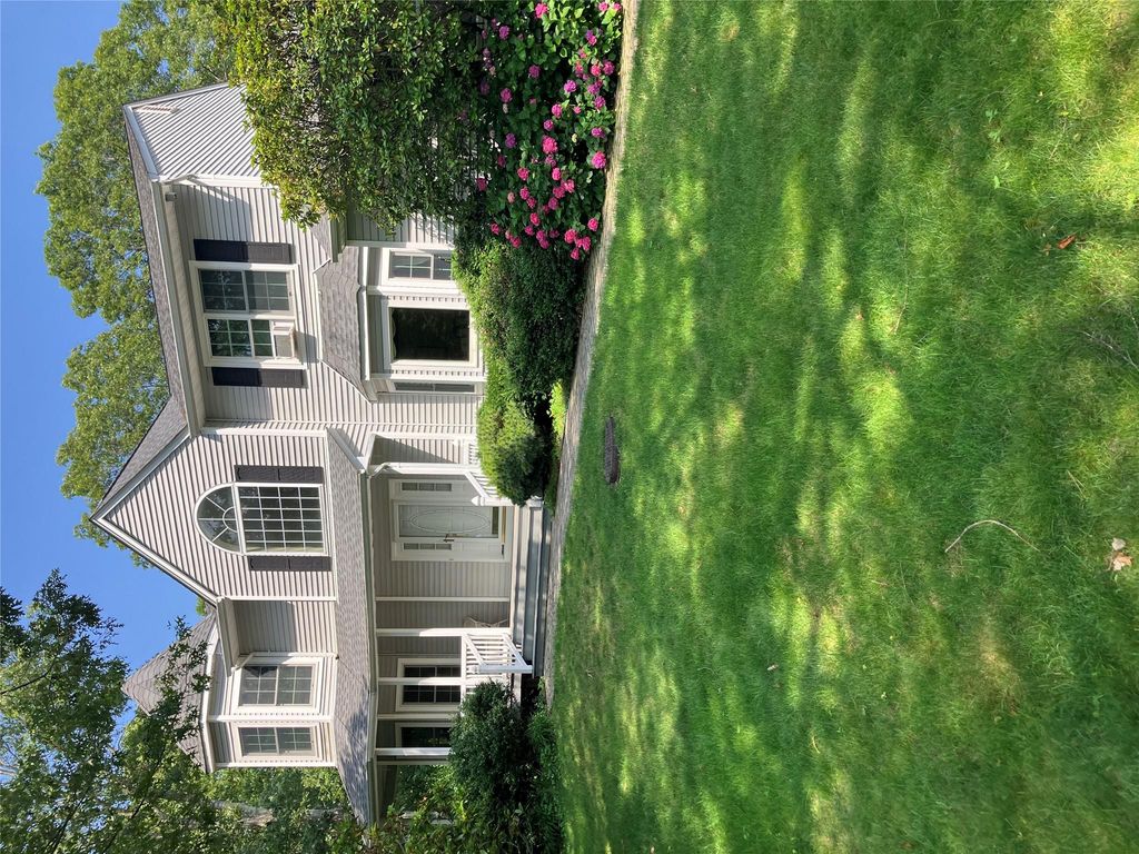 9 Silas Woods Road, Manorville, NY 11949