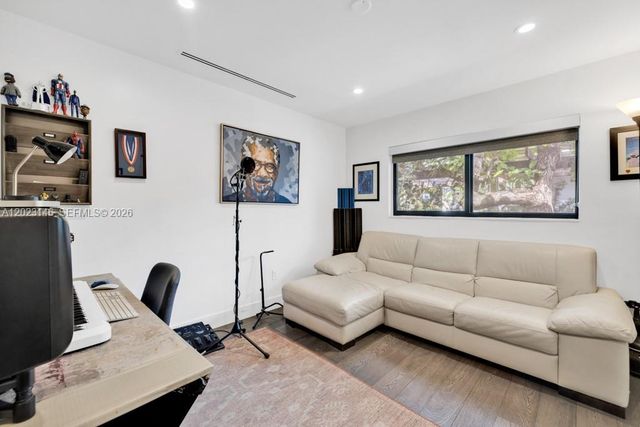 475 NE 91st St, Miami Shores, FL 33138