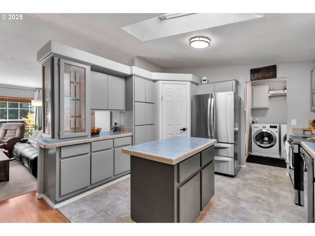 23899 Sw DUTSON Dr, Sherwood, OR 97140