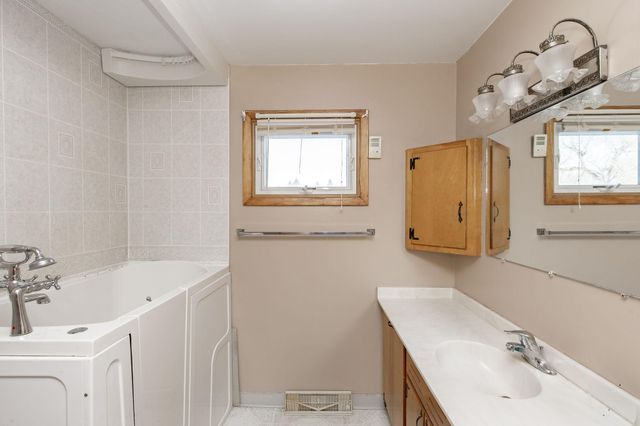 1550 Sheyenne Street, West Fargo, ND 58078