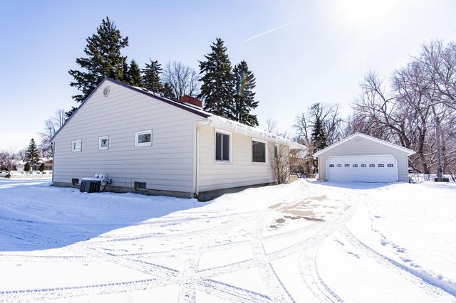 1550 Sheyenne Street, West Fargo, ND 58078