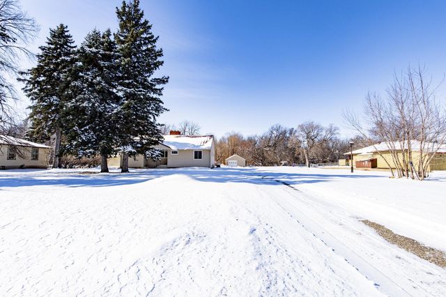 1550 Sheyenne Street, West Fargo, ND 58078