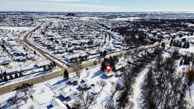 1550 Sheyenne Street, West Fargo, ND 58078