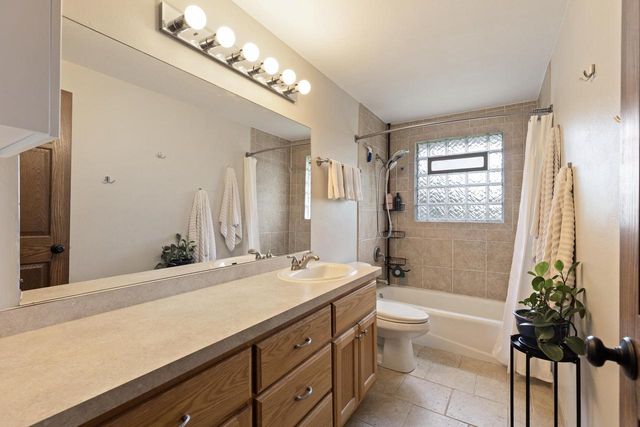 8031 S 59th STREET, Franklin, WI 53132