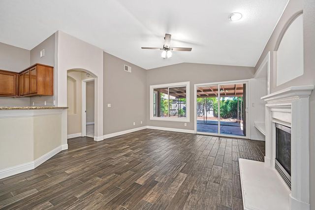 7617 Laguna Beach Way, Antelope, CA 95843