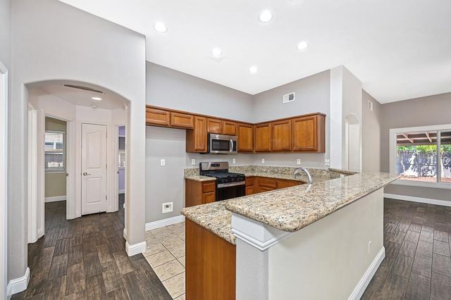 7617 Laguna Beach Way, Antelope, CA 95843
