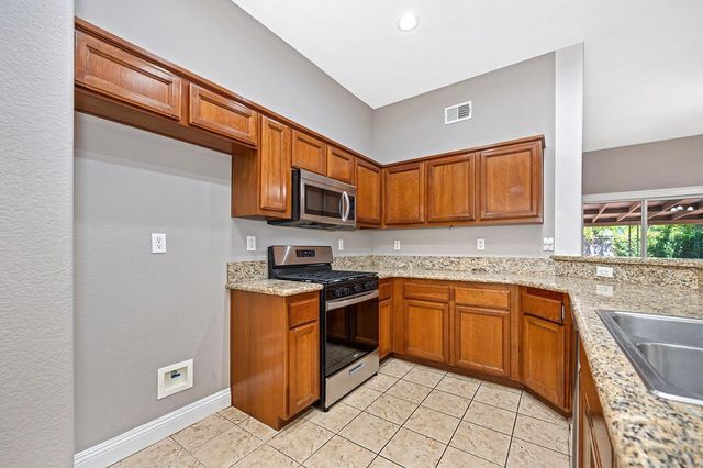 7617 Laguna Beach Way, Antelope, CA 95843