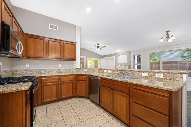 7617 Laguna Beach Way, Antelope, CA 95843
