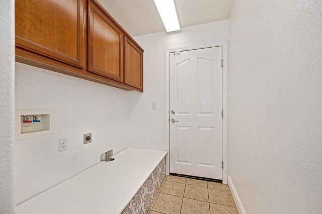 7617 Laguna Beach Way, Antelope, CA 95843