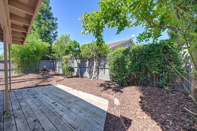 7617 Laguna Beach Way, Antelope, CA 95843