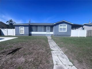 3215 W PINE STREET, Tampa, FL 33607