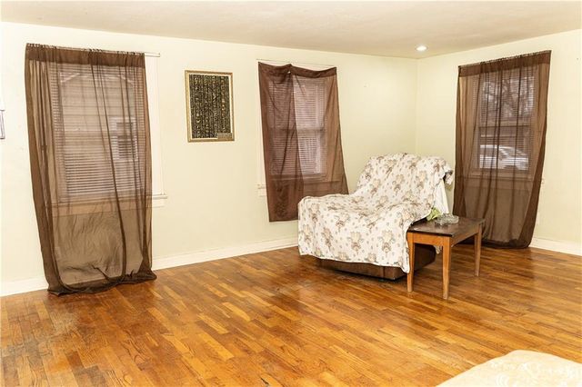 1901 S Hardy Avenue, Independence, MO 64052