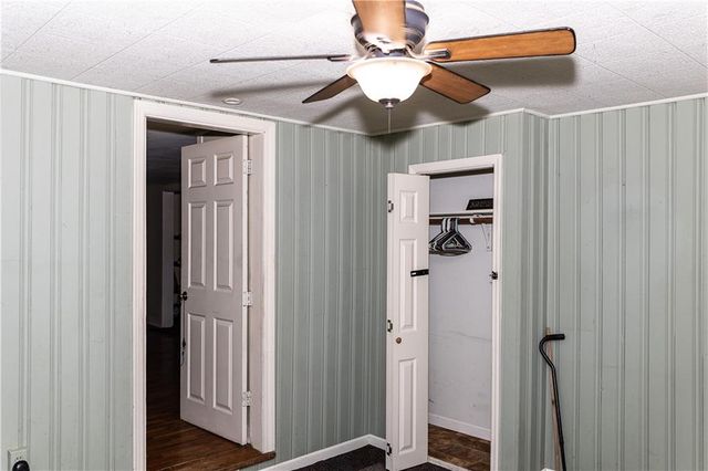 1901 S Hardy Avenue, Independence, MO 64052