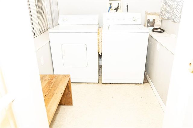 1901 S Hardy Avenue, Independence, MO 64052