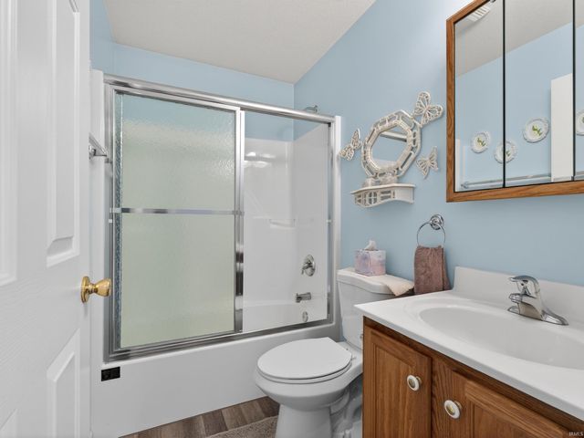 1402 Barrington Drive, Auburn, IN 46706