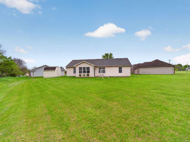 1402 Barrington Drive, Auburn, IN 46706