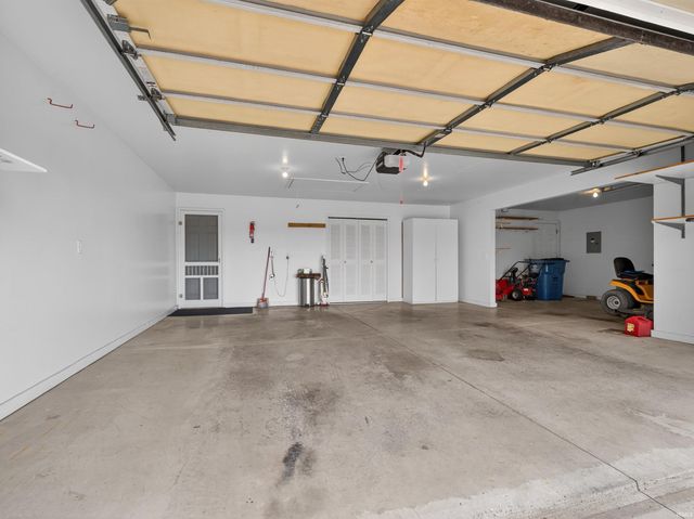 1402 Barrington Drive, Auburn, IN 46706