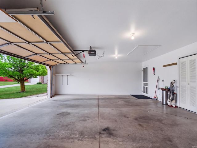 1402 Barrington Drive, Auburn, IN 46706