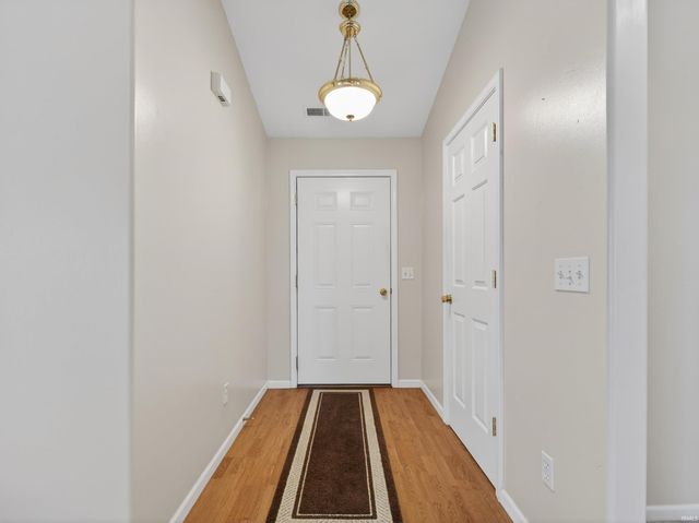 1402 Barrington Drive, Auburn, IN 46706