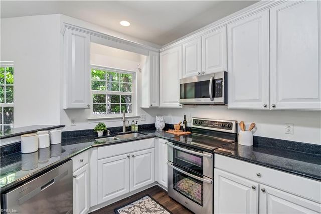 6991 Lakeside DR, Hayes, VA 23072