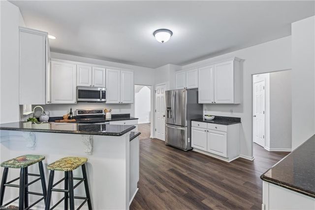 6991 Lakeside DR, Hayes, VA 23072
